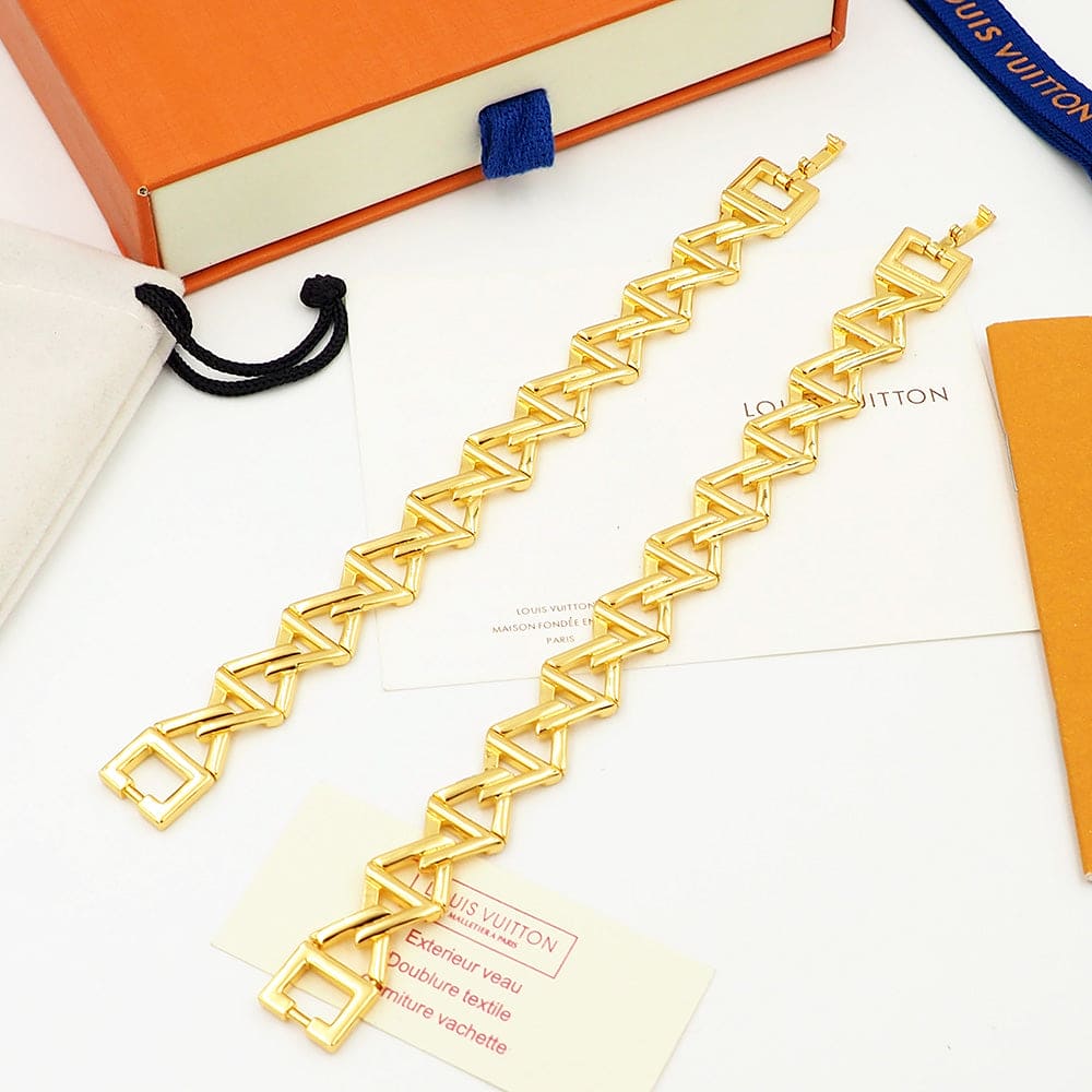 18K Louis Vuitton Volt Curb Chain Large Bracelet