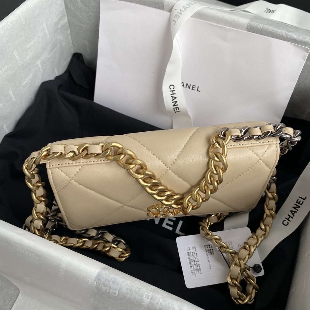 Chanel 19 Wallet On Chain WOC Beige