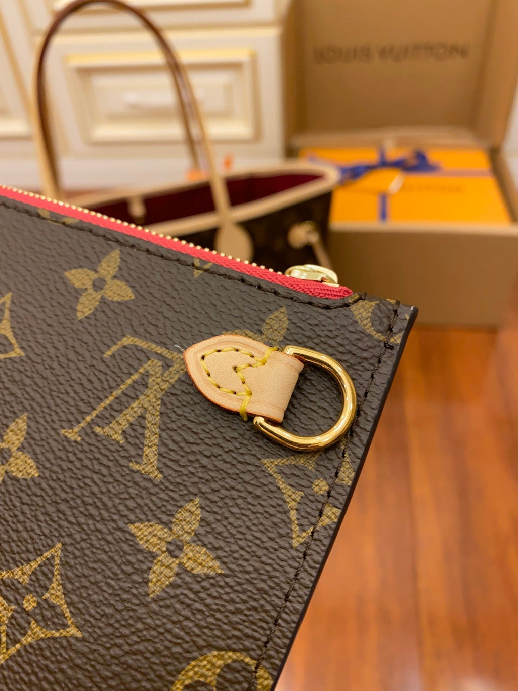 Louis Vuitton Tote Leather Bag - Khaki