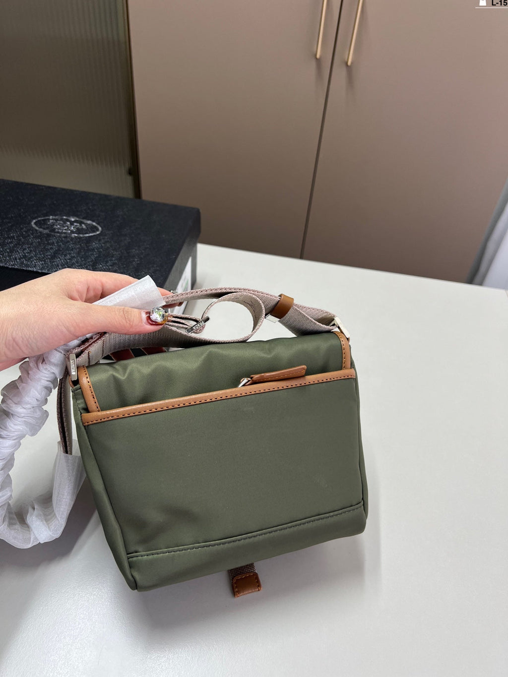 Prada Vintage Messenger Bag Crossbody - Green