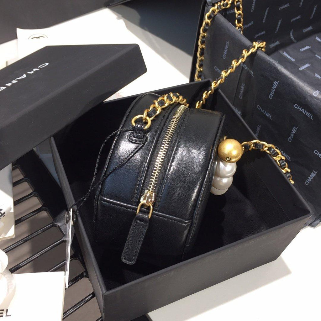 Chanel Pearl Round Clutch with Chain - Black