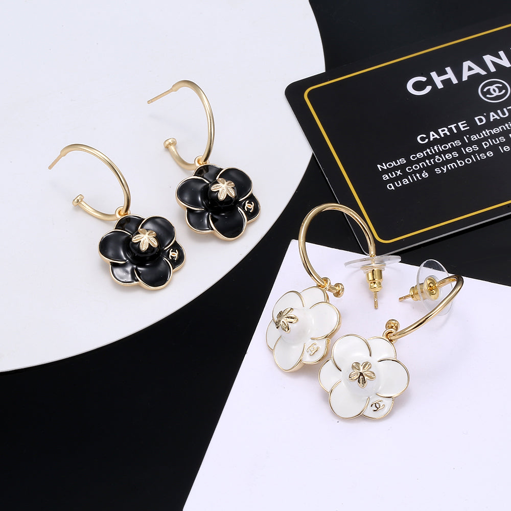 18K  Chanel Flower Earrings