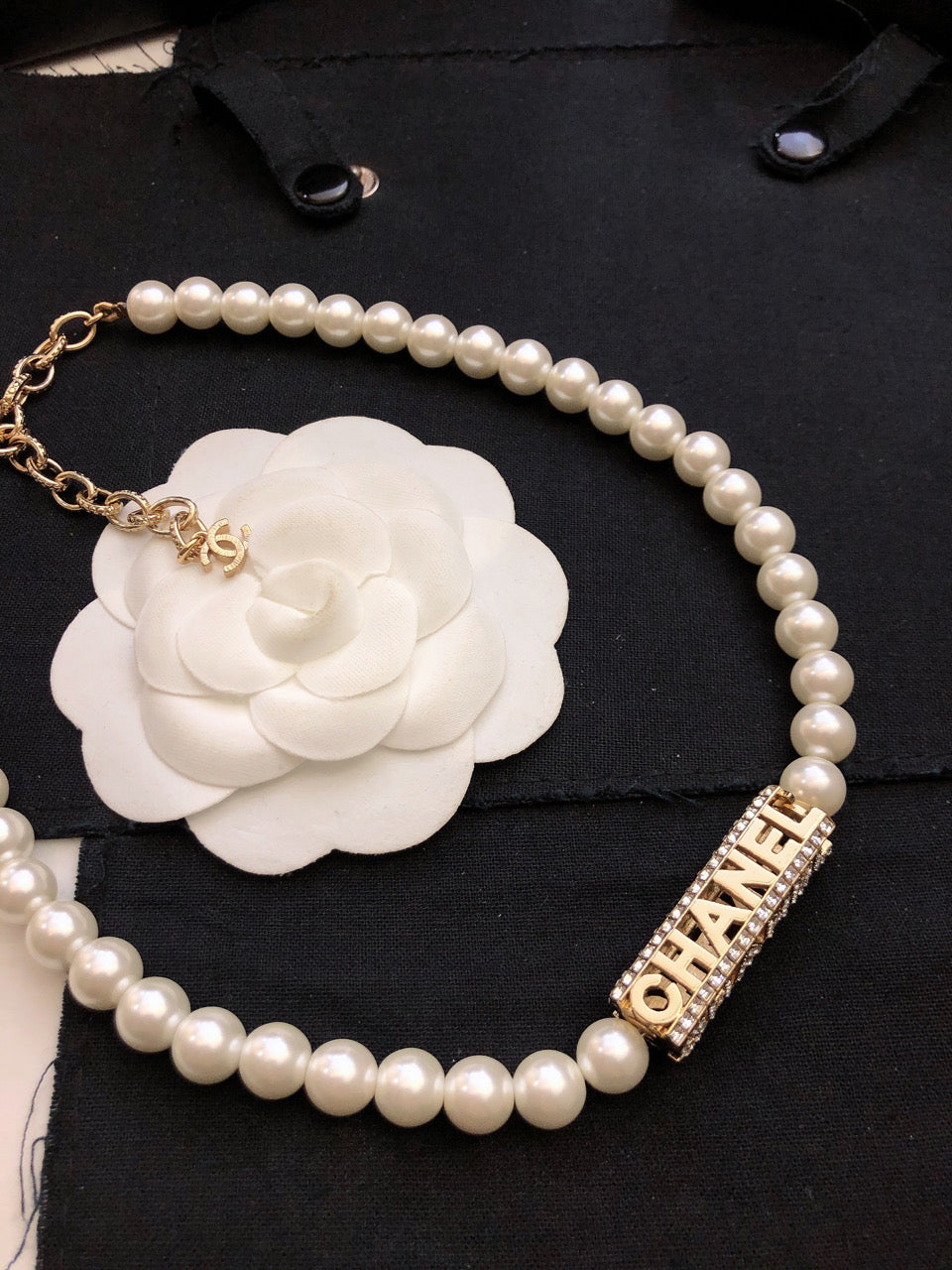 18K  Chanel Scripe Pearls Chain Necklace