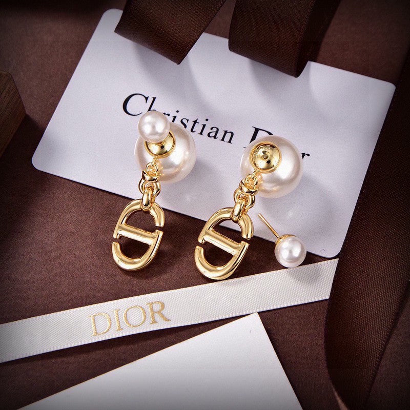 18K Dior Pearls Earrings